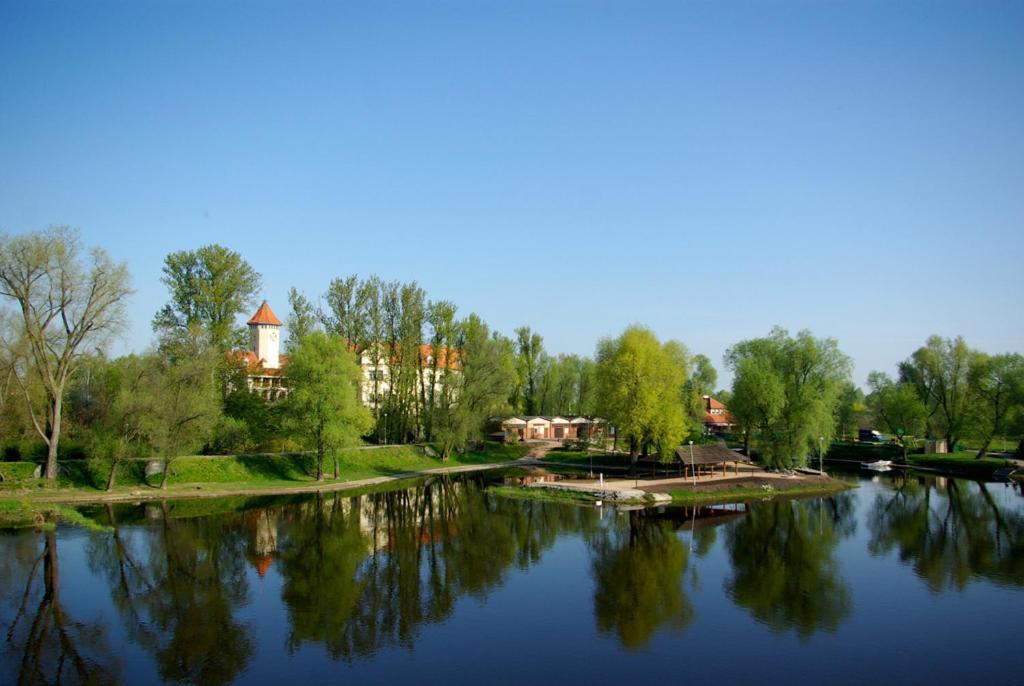 Hotel Zamek Pultusk Dom Polonii Buitenkant foto