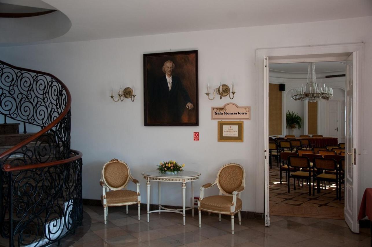 Hotel Zamek Pultusk Dom Polonii Buitenkant foto