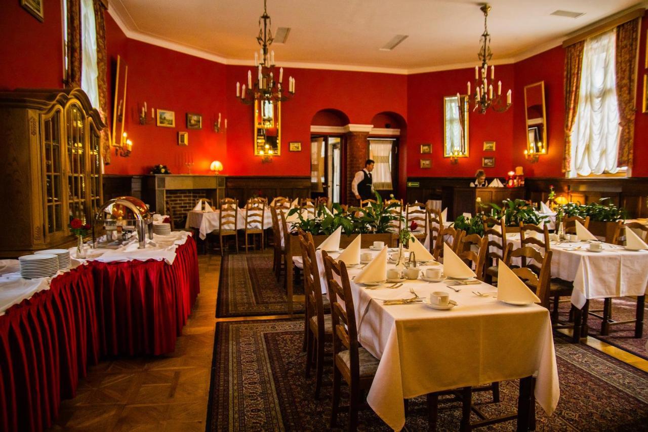 Hotel Zamek Pultusk Dom Polonii Buitenkant foto