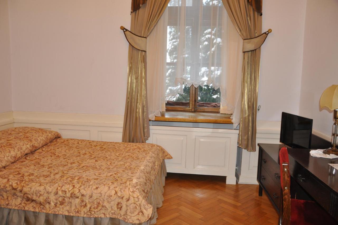 Hotel Zamek Pultusk Dom Polonii Buitenkant foto