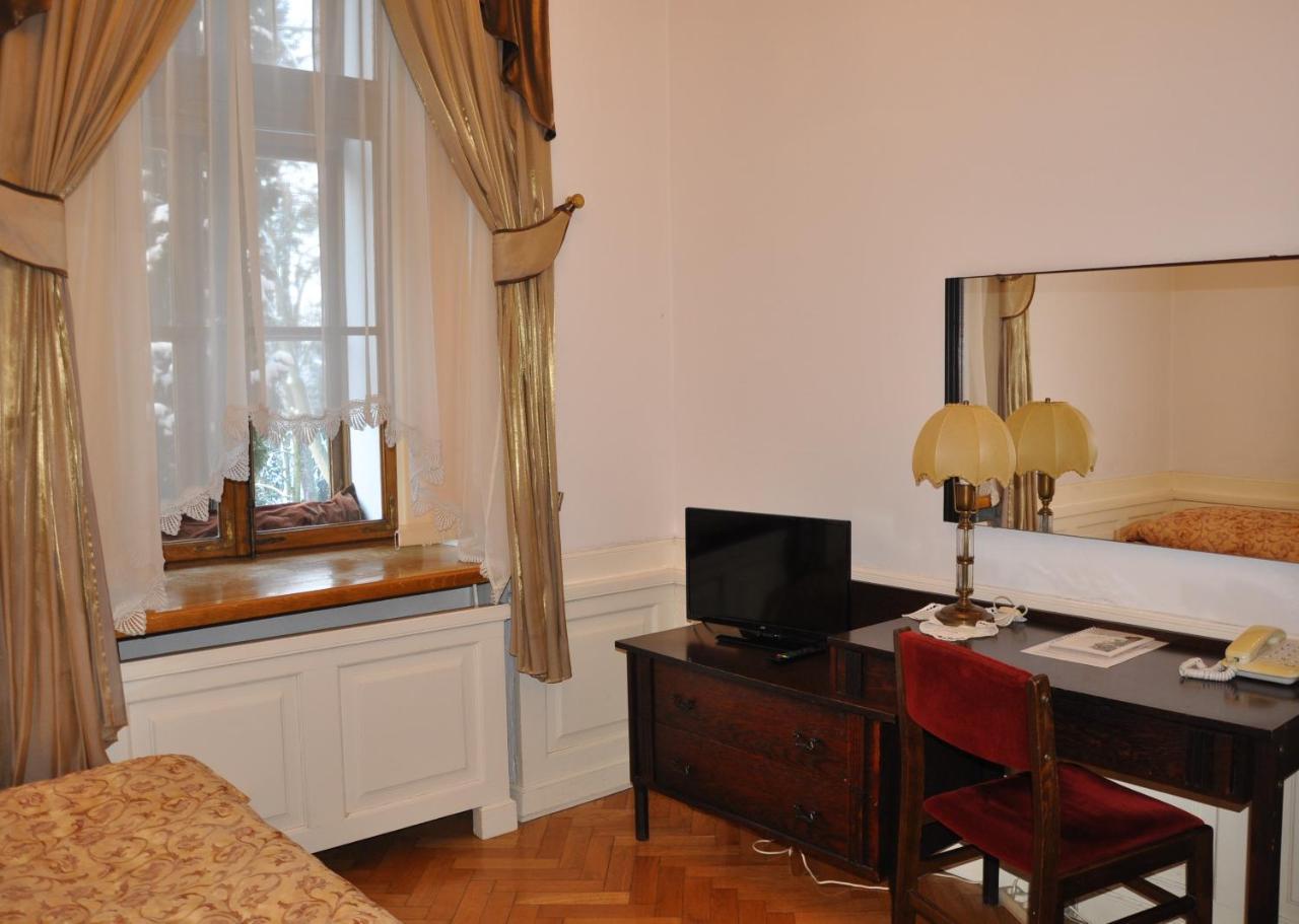 Hotel Zamek Pultusk Dom Polonii Buitenkant foto